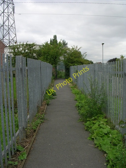 Photo 6"x4" Footpath - Valley Drive Thornhill\/SE2518 c2009