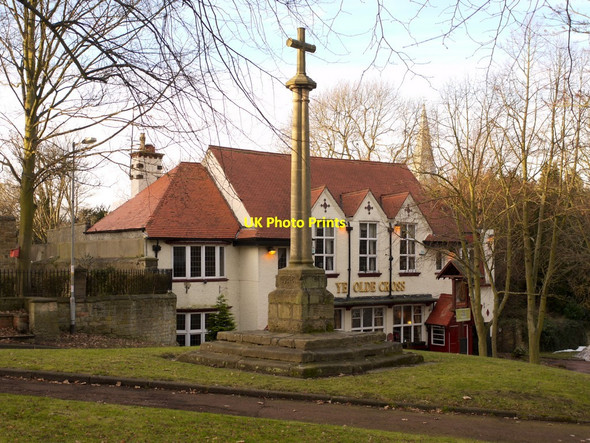 Photo 6"x4" Ryton Cross, Village Green Ryton\/NZ1564 c2011