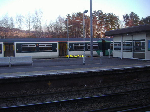 Photo 6"x4" Train at Dorking station Dorking c2008
