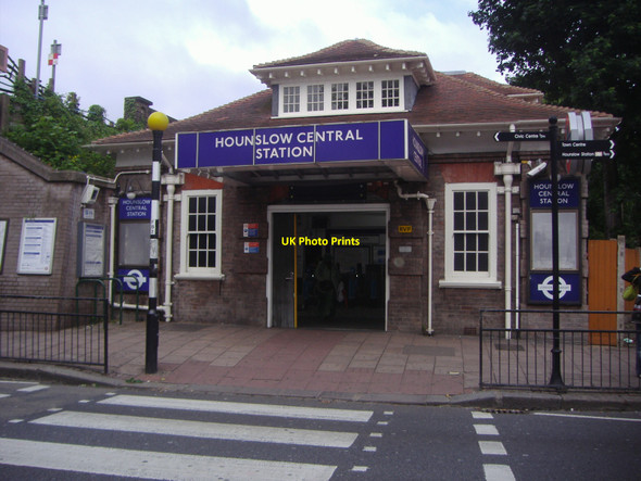 Photo 6"x4" Hounslow Central Tube station Hounslow c2008