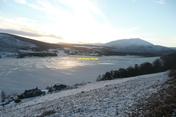 Photo 6"x4" Frozen Loch Tummel Tressair c2011 P1