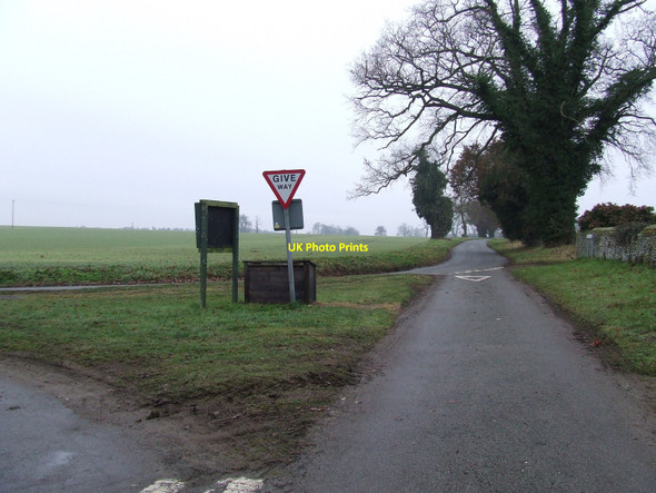 Photo 6"x4" Road Junction Pockthorpe\/TL9196 c2011