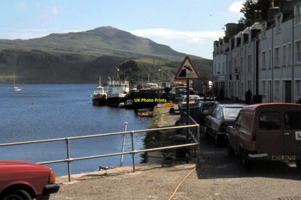 Photo 6"x4" Isle of Skye - 1983 Portree \/ Port Righ c1983