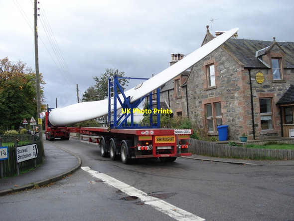 Photo 6"x4" Wind turbine blade at Marybank Marybank\/NH4853 c2009