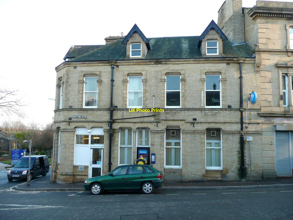 Photo 6"x4" The Southgate elevation of Barclays Bank, Elland Elland c2011