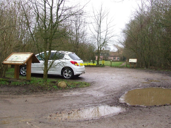Photo 6"x4" Car Park Stow Bedon c2011