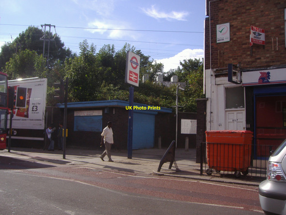 Photo 6"x4" Entrance to Seven Sisters station Stoke Newington c2008