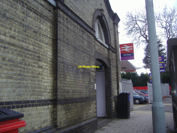 Photo 6"x4" Entrance to Hornsey station Hornsey c2008