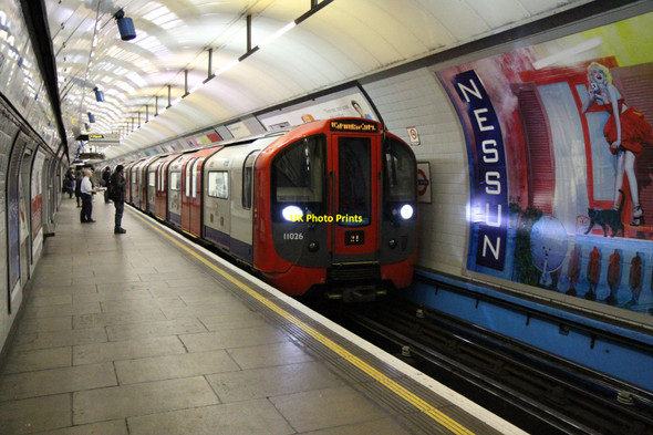 Photo 6"x4" Seven Sisters Station Stoke Newington c2011
