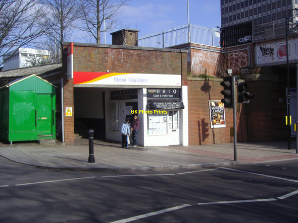 Photo 6"x4" New Malden station New Malden c2008