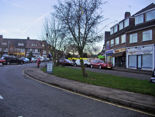 Photo 6"x4" Brookmans Park shops Brookmans Park c2008