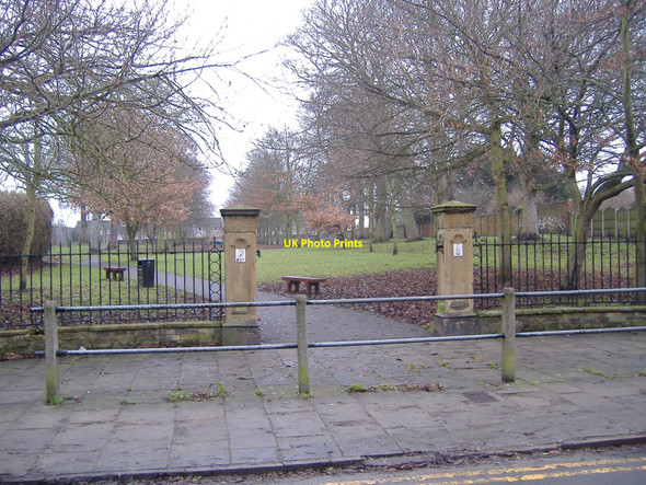 Photo 6"x4" Entrance to Westgate Park, Bridlington Bridlington c2011