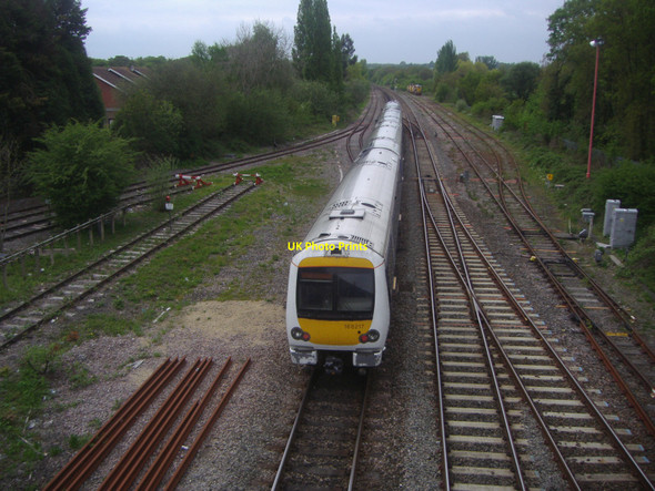 Photo 6"x4" Train north of West Ruislip station Ruislip c2010