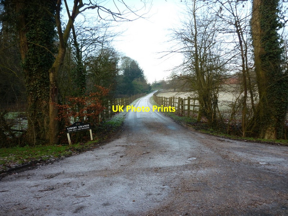 Photo 6"x4" The way to Girsby Grange Burgh on Bain c2011