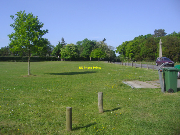 Photo 6"x4" The village green at Millbridge Millbridge c2009