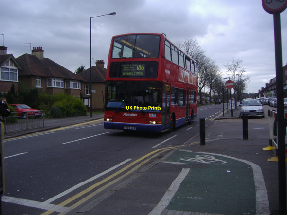 Photo 6"x4" 186 bus on Whitchurch Lane, Canons Park Edgware c2008
