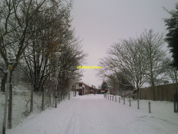 Photo 6"x4" A snowy Station Approach, Welling Bexley c2010