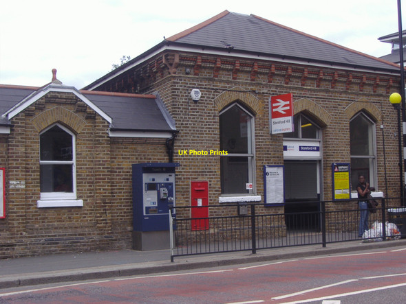 Photo 6"x4" Stamford Hill station Stoke Newington c2008
