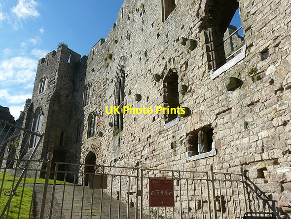 Photo 6"x4" A wall at Chepstow Castle Chepstow\/Cas-Gwent c2008