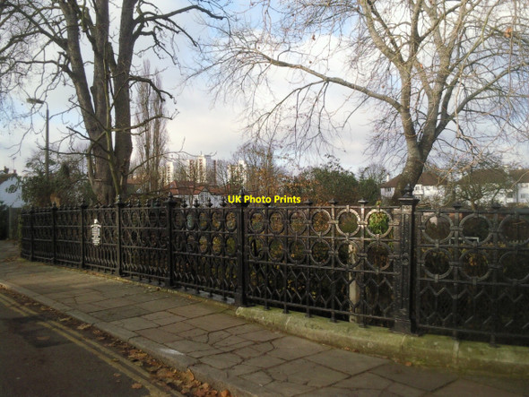 Photo 6"x4" Moor Mead Bridge Isleworth c2010