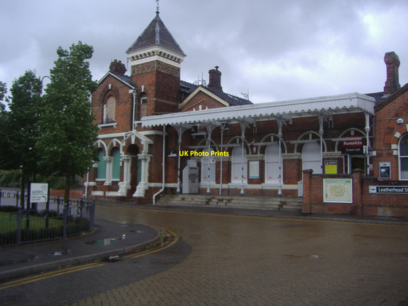 Photo 6"x4" Leatherhead station Leatherhead c2008