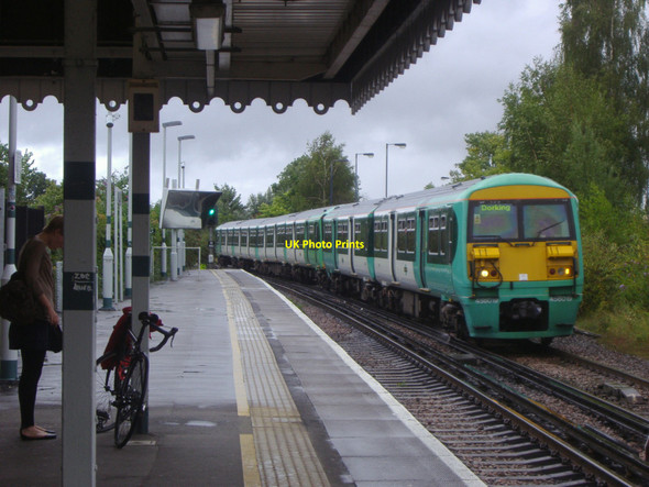 Photo 6"x4" The Dorking train enters Leatherhead station Leatherhead c2008