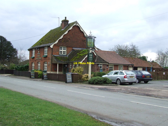 Photo 6"x4" The Three Horseshoes Barrow\/TL7663 c2011