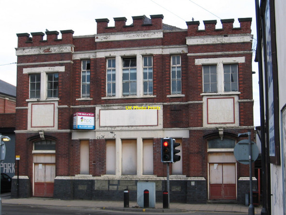 Photo 6"x4" Barnsley - former Salvation Army Citadel Barnsley\/SE3406 c2011