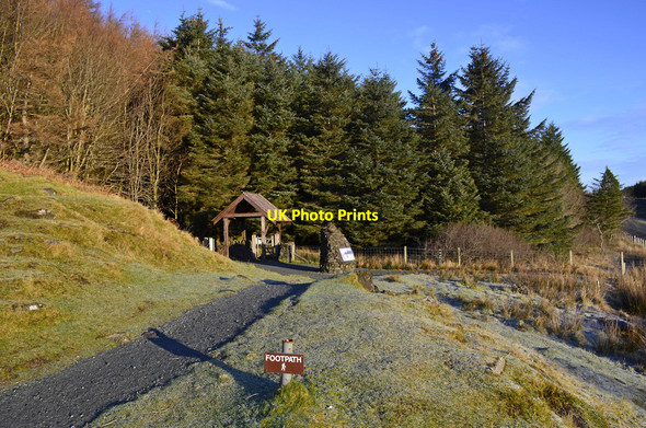 Photo 6"x4" Start of the path to the Storr Old Man of Storr c2011