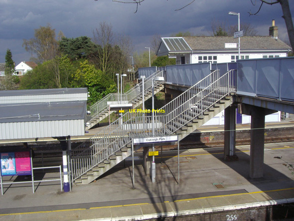 Photo 6"x4" Oakleigh Park station East Barnet c2008