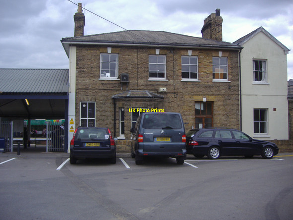 Photo 6"x4" Old station building, Brentford Brentford c2008