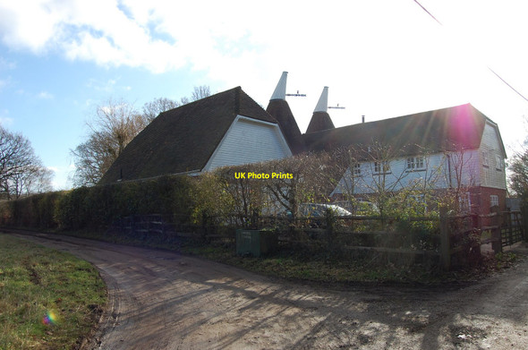 Photo 6"x4" Oast House, Watermill Lane Beckley Furnace c2011