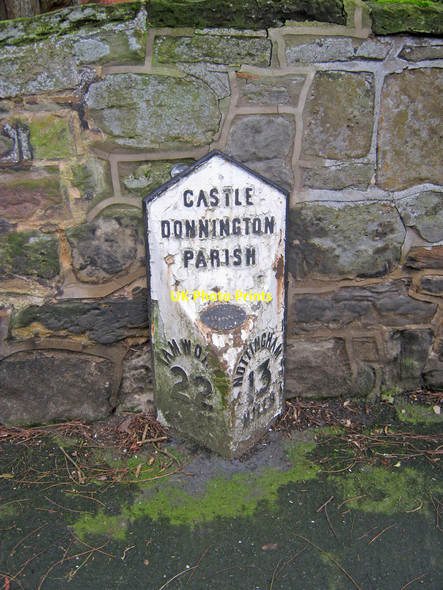 Photo 6"x4" Milepost at Castle Donington Castle Donington c2011