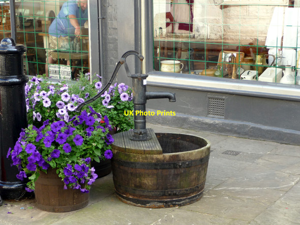 Photo 6"x4" Old Pump, High Street, Bridlington Old Town Bridlington c2009