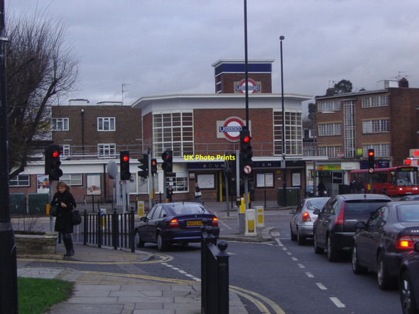 Photo 6"x4" Bounds Green Tube station Friern Barnet c2008