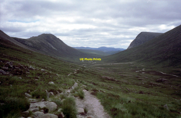 Photo 6"x4" Lairig Ghru track Cairn Toul\/Carn an t-Sabhail c1994