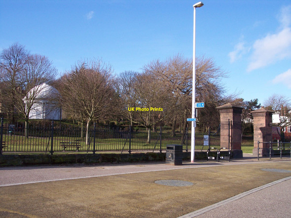 Photo 6"x4" Entrance to Vale Park Wallasey c2011