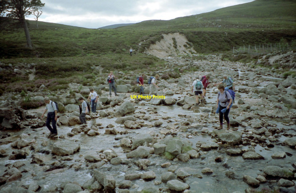 Photo 6"x4" Fording Luibeg Burn Allt a' Choire Dhuibh\/NO0192 c1994