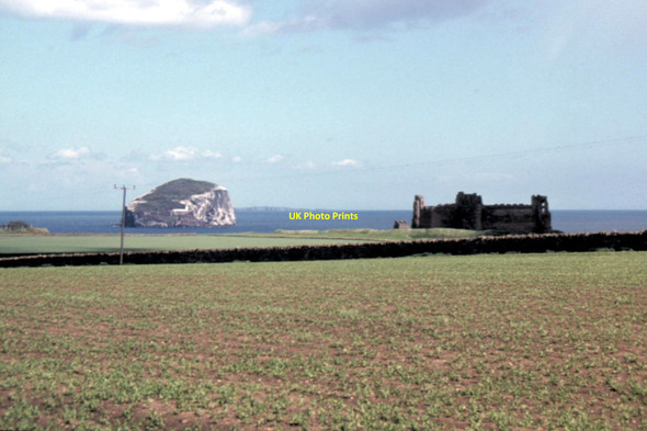 Photo 6"x4" Bass Rock & Tantallon Castle - 1986 Blackdykes\/NT5883 c1986