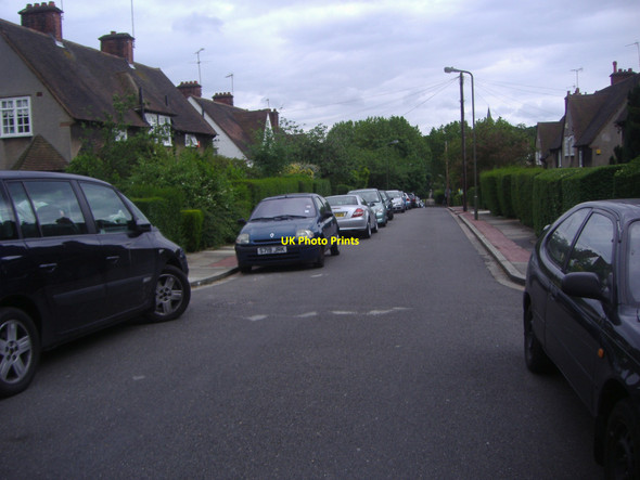 Photo 6"x4" Midholm NW11 Finchley c2008