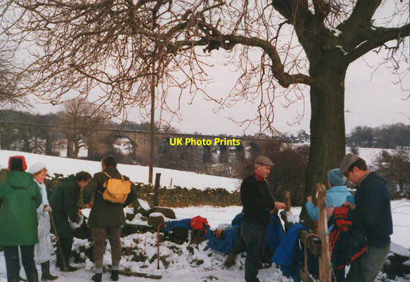 Photo 6"x4" Ramblers near Lightcliffe Brighouse\/SE1423 c1985