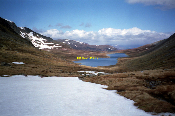 Photo 6"x4" Looking through Bealach Breabag Sron Bealach Beithe c1994