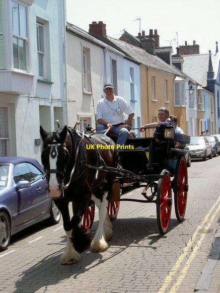 Photo 6"x4" Tenby - a tourist trap Tenby\/Dinbych-y-pysgod c2005