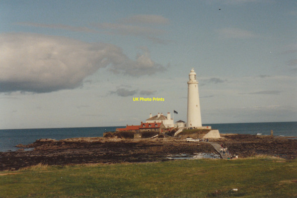 Photo 6"x4" St Mary's Lighthouse in 1992 Whitley Sands c1992