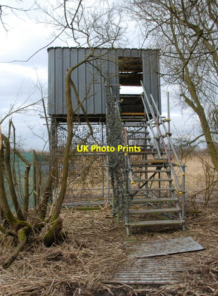 Photo 6"x4" Bird watching hide Thelwall c2010