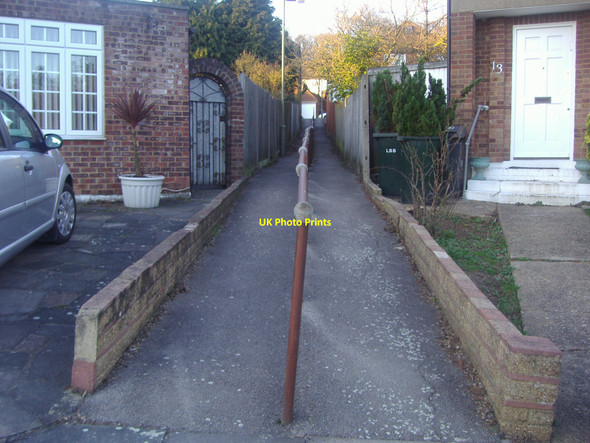 Photo 6"x4" Footpath from Redding Close to The Redding Edgware c2011