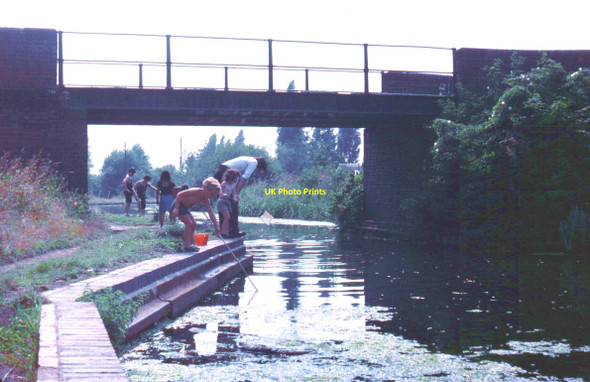Photo 6"x4" Adam and Eve bridge Willenhall\/SO9698 c1976