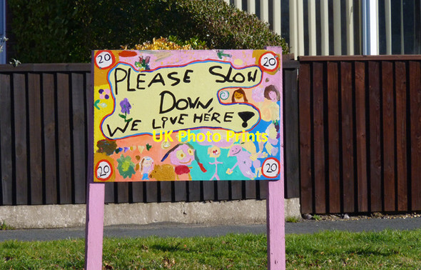 Photo 6"x4" Home-made Traffic Sign Burton\/SZ1694 c2011