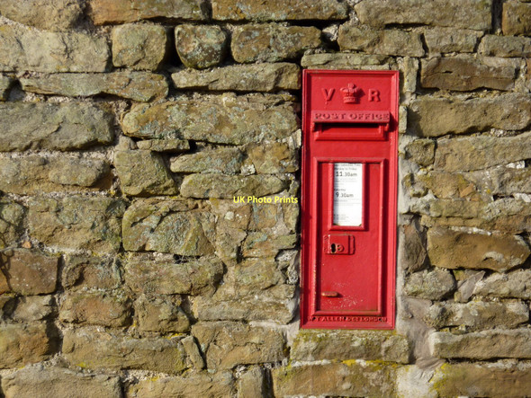 Photo 6"x4" Victorian postbox in Hollinsclough Hollinsclough c2011