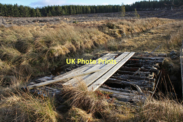 Photo 6"x4" Remains of bridge over Stripe of Craigroy Lurg\/NJ0445 c2011